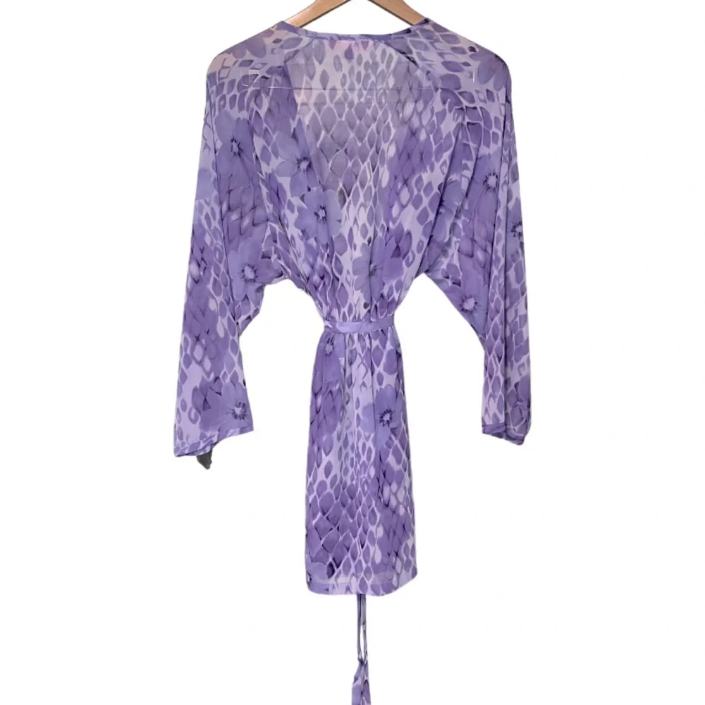 Victoria Secret floral sheer robe. - Picture 3 of 4